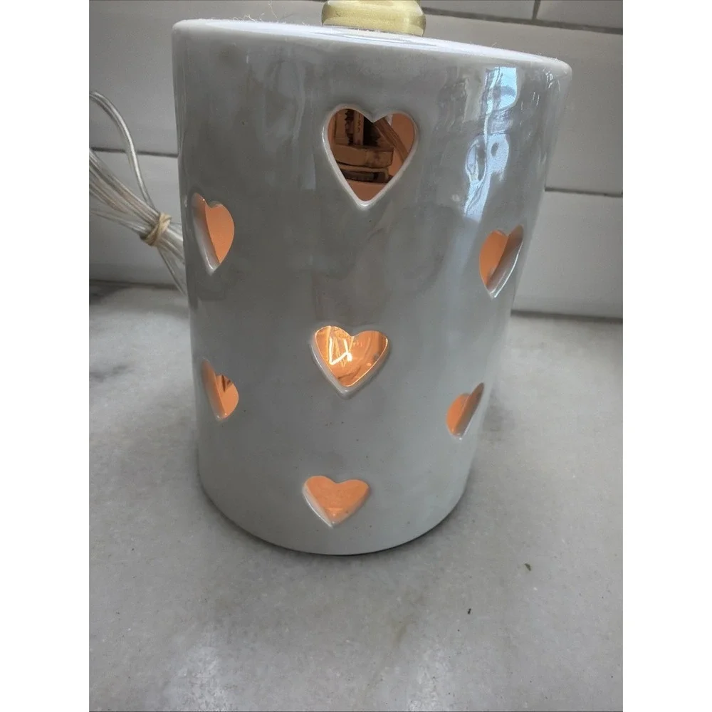 Ceramic Heart Cutout White Lamp With 3way Switch And Bottom Night Llght